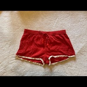 Aero Coral short with lace trim